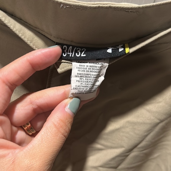 Under armour golf pants 34/32 fit like a 32/32 - Picture 6 of 6